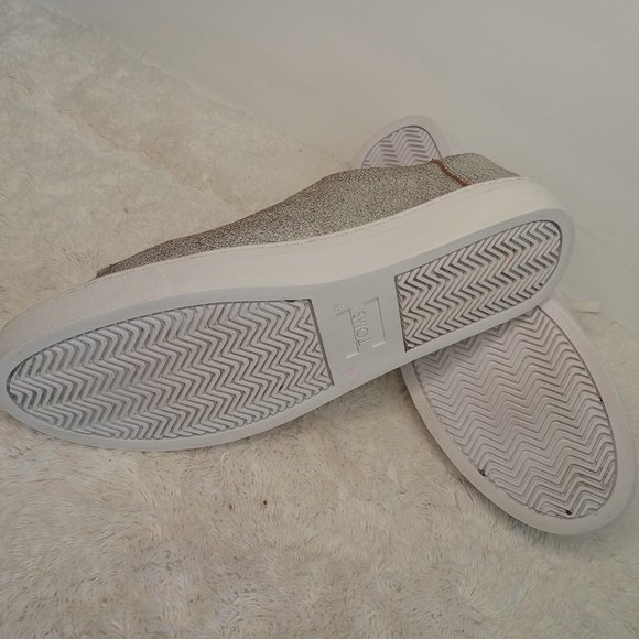Toms Silver Sneakers - Picture 8 of 11